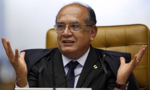 AGU pode defender presidente em processo de impeachment, diz Gilmar Mendes