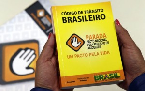 Novo artigo do Código de Trânsito fere a Constituição brasileira