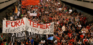 manifestantes-protestam-michel-temer2